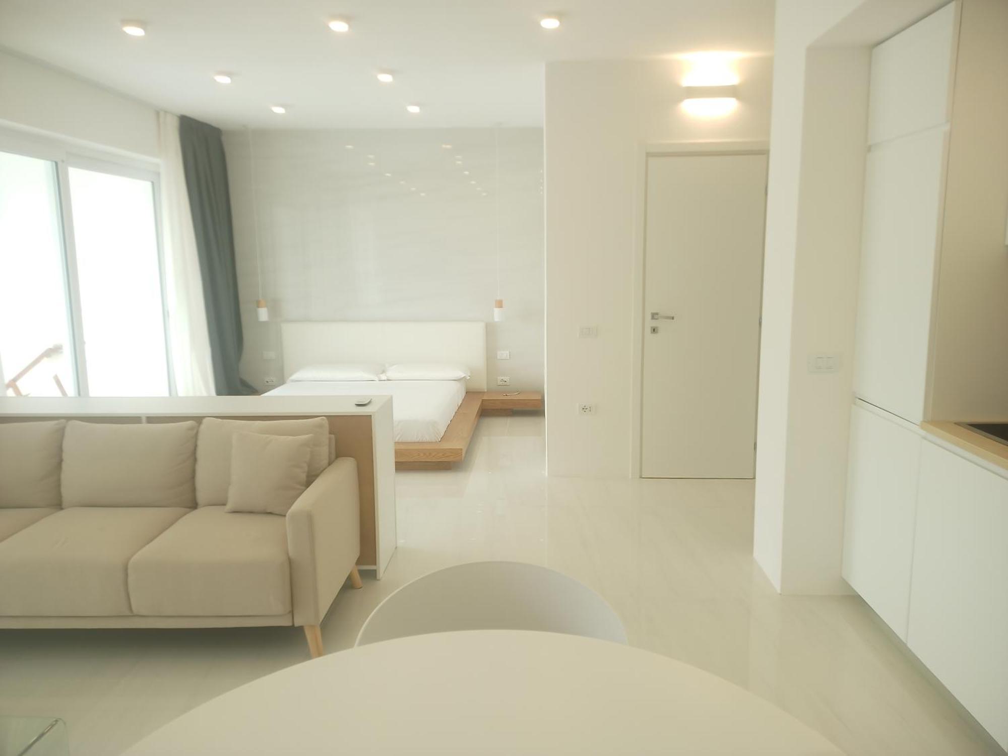 Smart Luxury Suites & Apartments Orosei Exterior photo